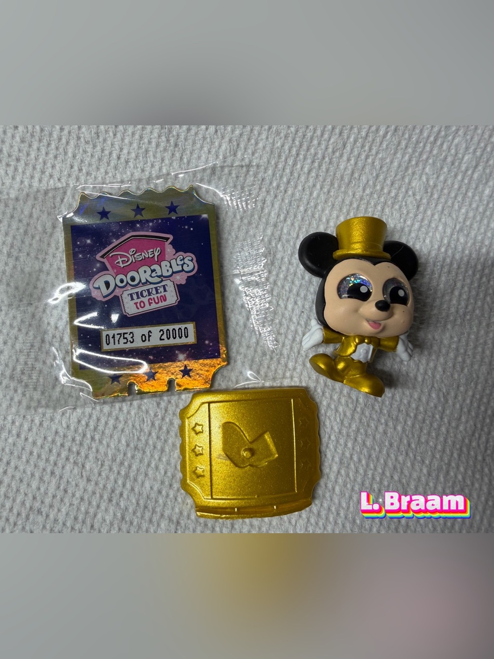 Disney Gold Mickey with Ticket & Doorables BUNDLE! ⭐️🖤